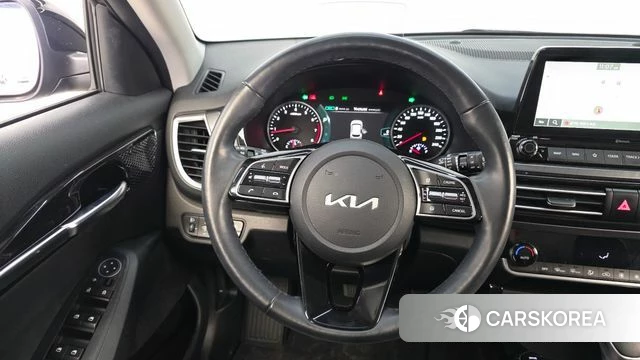 Kia Seltos 2022 Белый из Кореи, фото 4