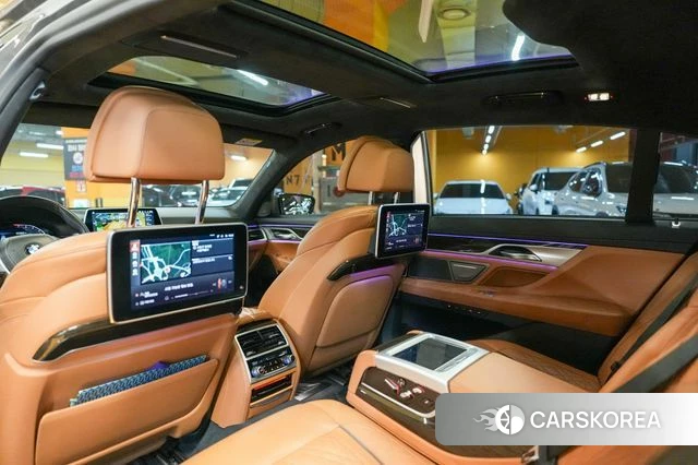 BMW 7 Series (G11) 2021 Серебристо-серый из Кореи, фото 4