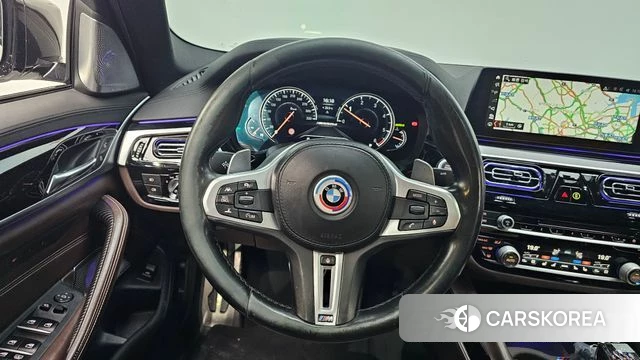 BMW 5 Series (G30) 2018 Белый из Кореи, фото 4
