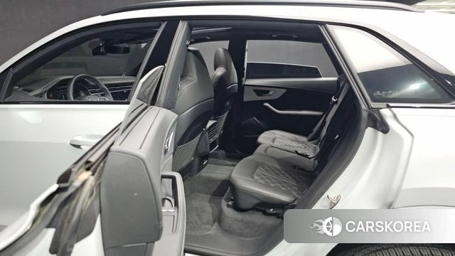 Audi Q8 (4M) 2023 Белый из Кореи, фото 4