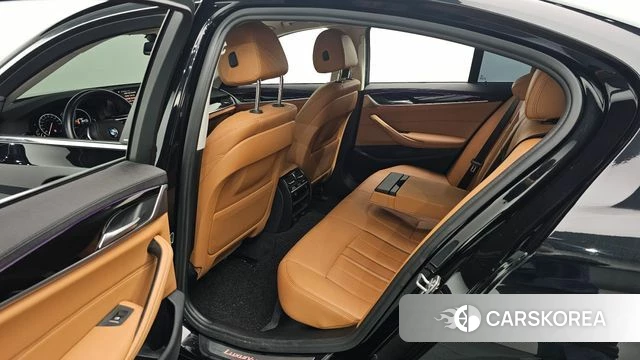 BMW 5 Series (G30) 2019 Черный из Кореи, фото 4