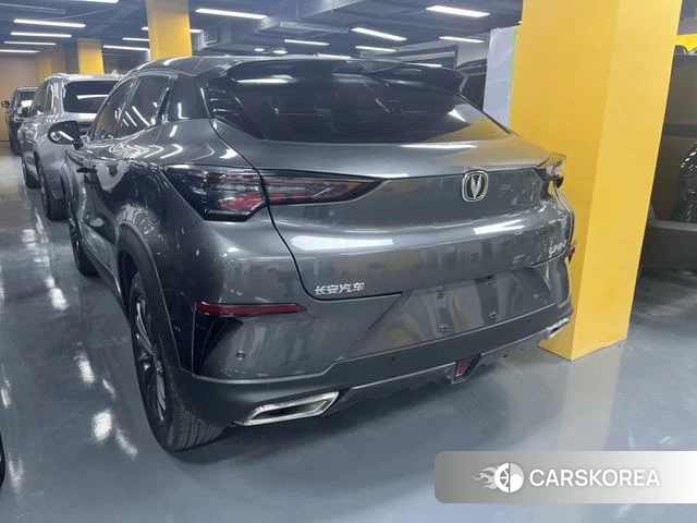 Chang'an UNI-T 2021 Темно-серый из Китая, фото 4