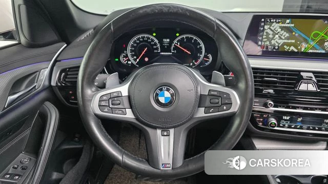 BMW 5 Series (G30) 2018 Белый из Кореи, фото 4