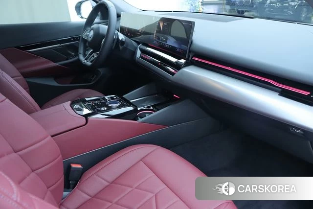 BMW 5 series 2024 Черный из Китая, фото 4