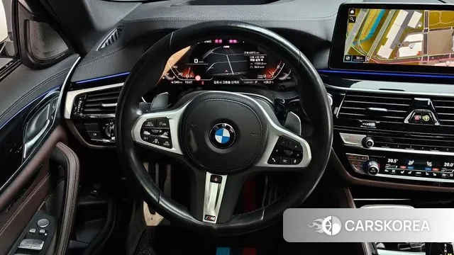 BMW 5 Series (G30) 2023 Белый из Кореи, фото 4