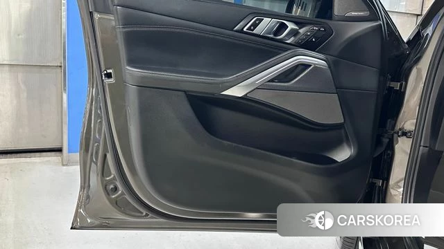 BMW X6 (G06) 2023 Коричневый из Кореи, фото 4