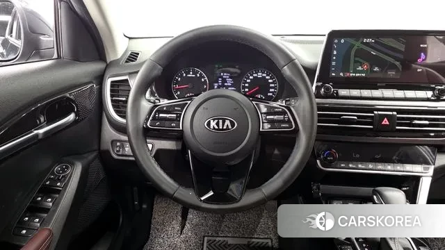 Kia Seltos 2021 Серый из Кореи, фото 4