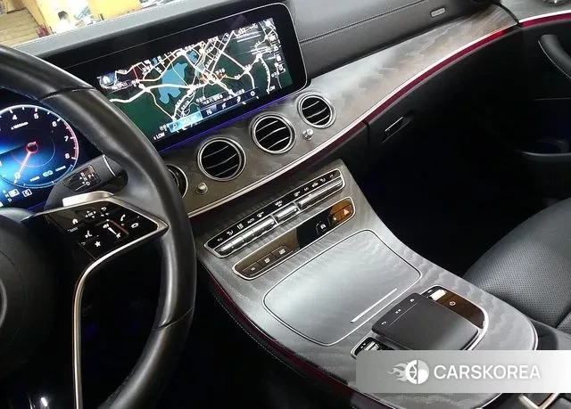 Mercedes-Benz E-Class W213 2023 Белый из Кореи, фото 4