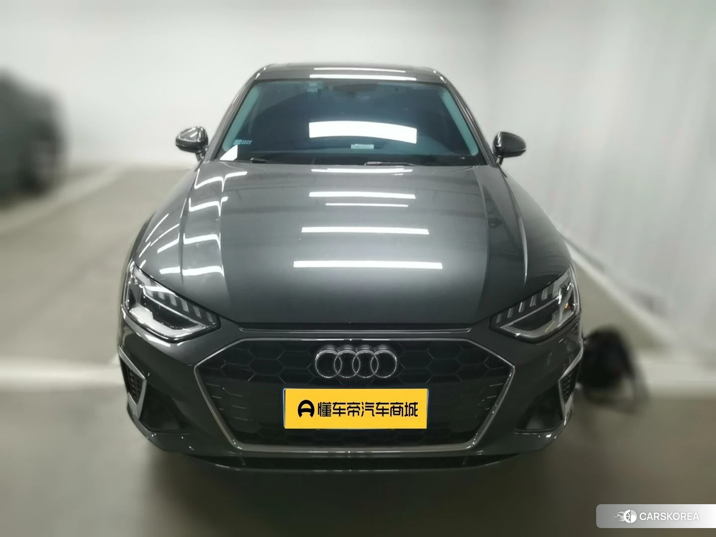 Audi A4L 2021 Темно-серый из Китая, фото 4