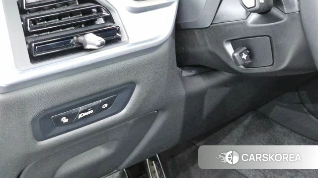 BMW X6 (G06) 2026 Черный из Кореи, фото 4