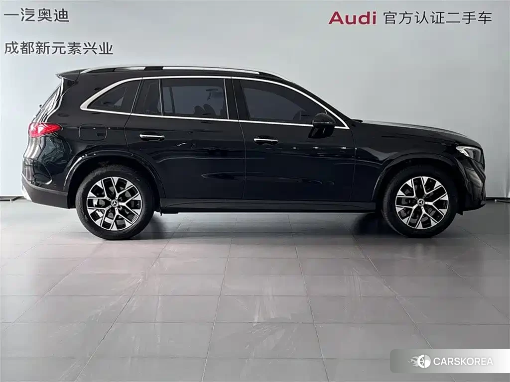Mercedes-Benz GLC 2023 Черный из Китая, фото 4