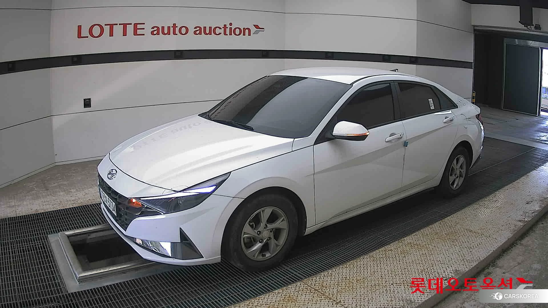 Hyundai Avante 2022 Polar White из Кореи, фото 4