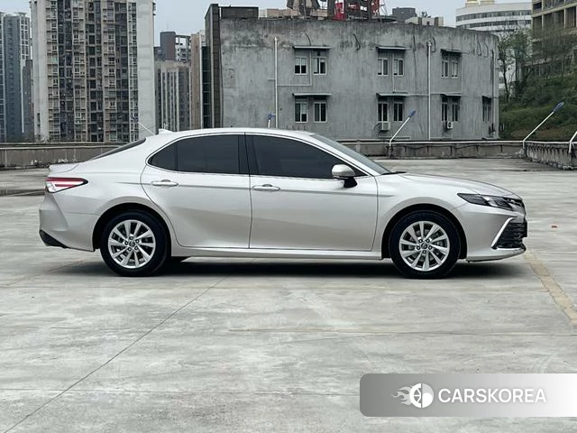 Toyota Camry 2021 Серебристо-серый из Китая, фото 4