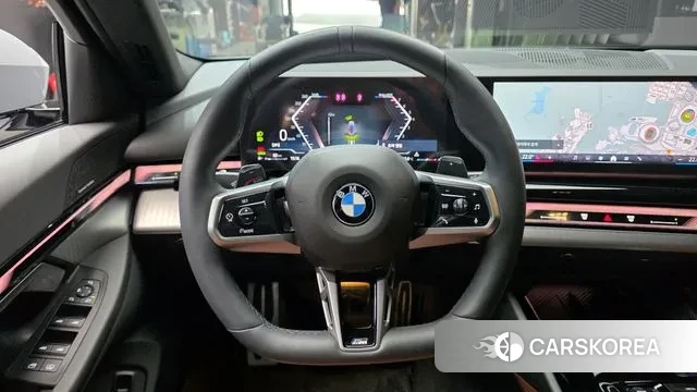 BMW 5 Series (G60) 2024 Серебристо-серый из Кореи, фото 4
