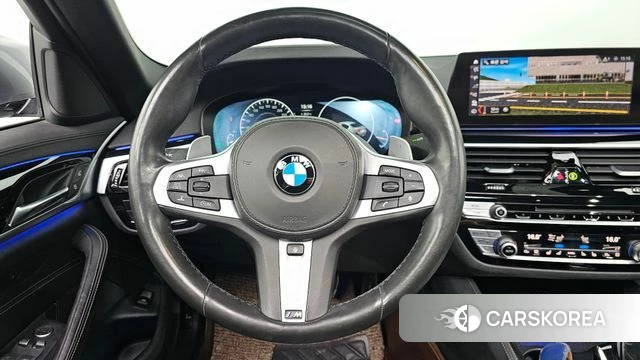 BMW 5 Series (G30) 2019 Серебристо-серый из Кореи, фото 4
