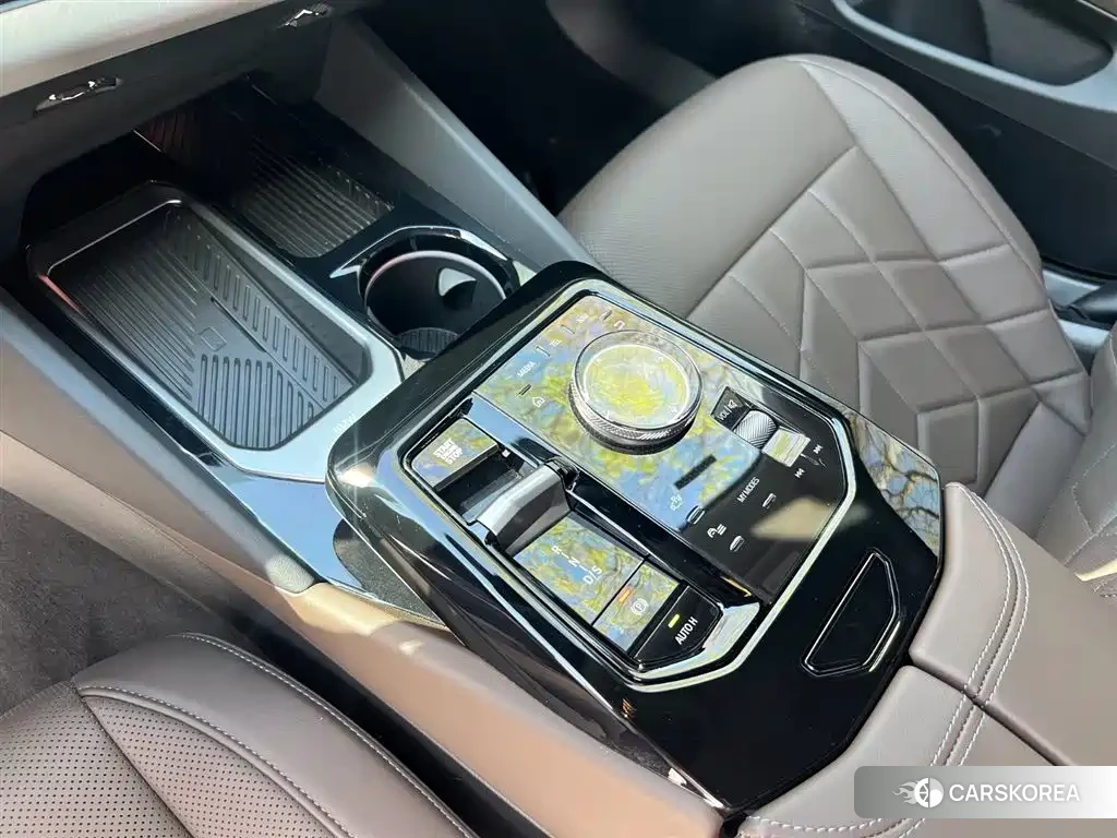 BMW 5 series 2024 Черный из Китая, фото 4