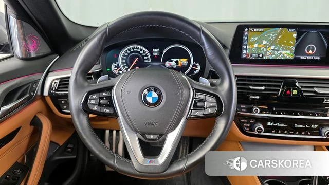 BMW 5 Series (G30) 2018 Серебристо-серый из Кореи, фото 4