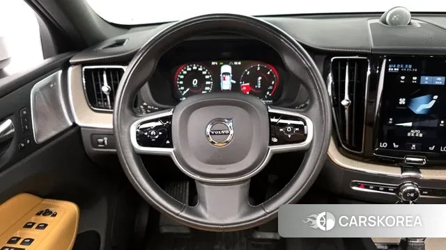 Volvo XC60 second Generation 2018 Белый из Кореи, фото 4