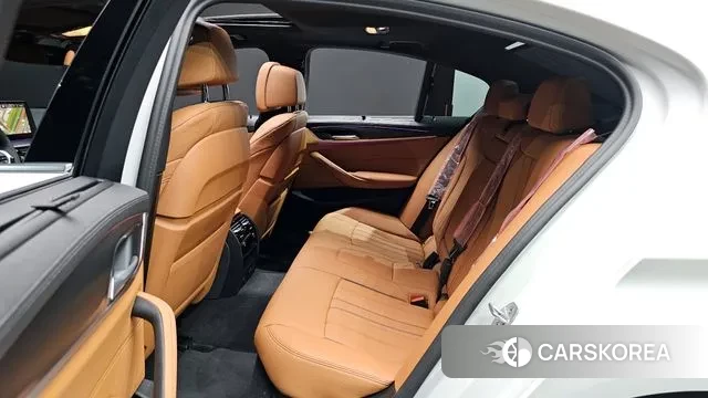 BMW 5 Series (G30) 2023 Белый из Кореи, фото 4