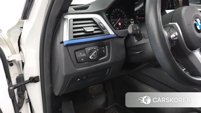 BMW 3 Series (F30) 2018 Белый из Кореи, фото 4