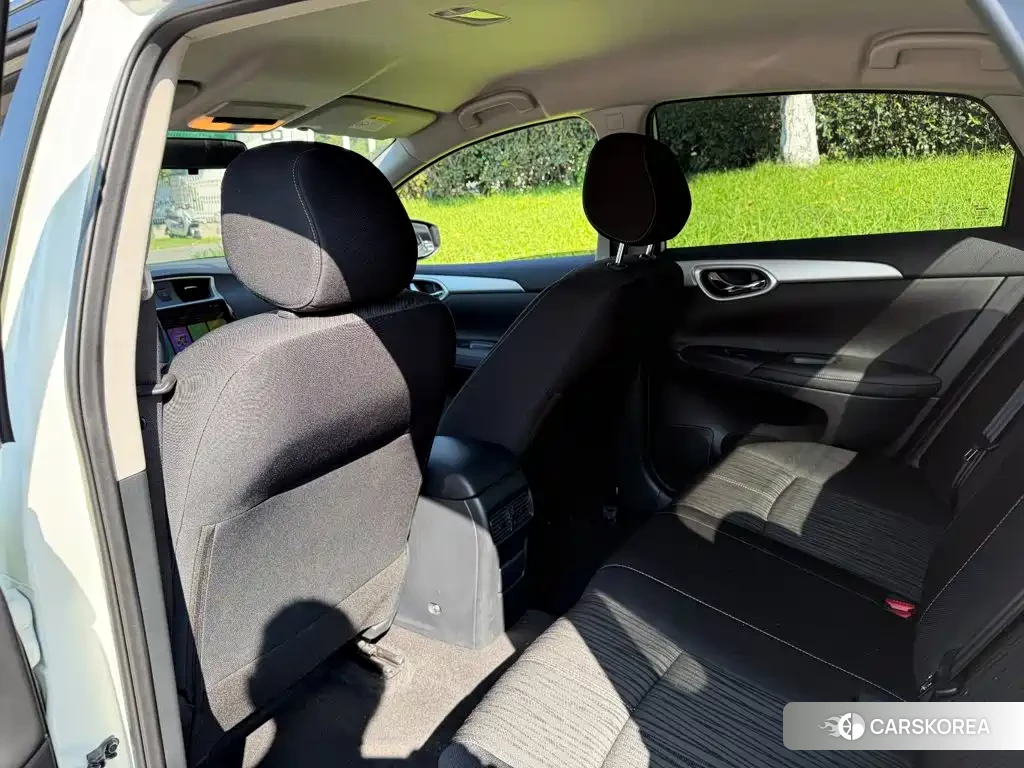 Nissan Sylphy 2025 Белый из Китая, фото 4
