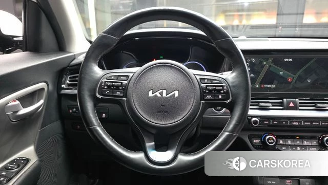 Kia Niro Plus 2022 Белый из Кореи, фото 4