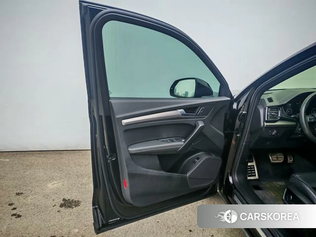 Audi Q5L 2023 Черный из Китая, фото 4