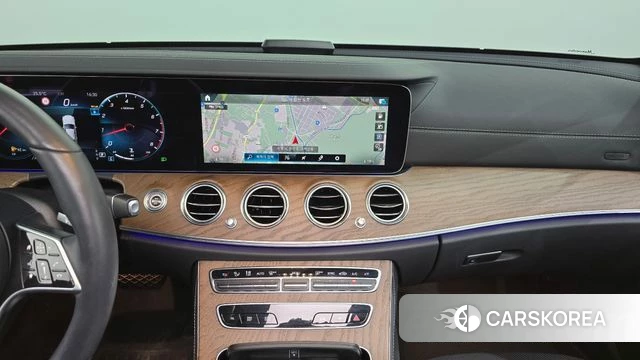 Mercedes-Benz E-Class W213 2022 Белый из Кореи, фото 4