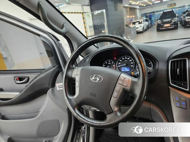 Hyundai The New Grand Starex 2018 Серебристо-серый из Кореи, фото 4