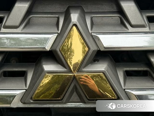 Mitsubishi  Pajero (imported) 2020 Белый из Китая, фото 4