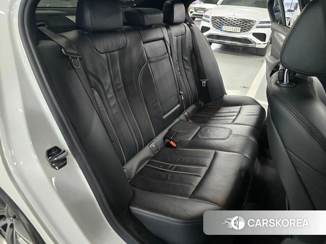 BMW 5 Series (G30) 2018 Белый из Кореи, фото 4