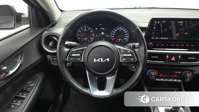 Kia The New K3 2nd generation 2021 Белый из Кореи, фото 4