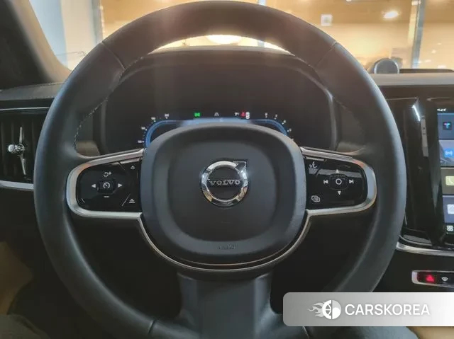 Volvo V90 Cross-Country 2024 Белый из Кореи, фото 4