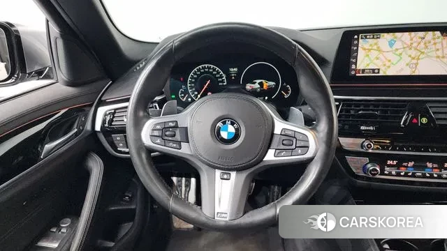 BMW 5 Series (G30) 2019 Светло-серебряный цвет из Кореи, фото 4
