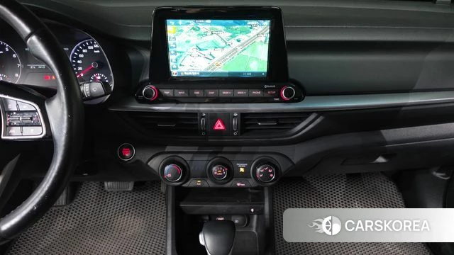 Kia The New K3 2nd generation 2021 Белый из Кореи, фото 4