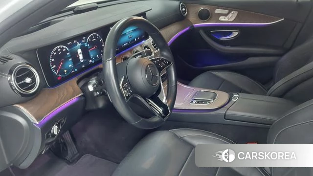 Mercedes-Benz E-Class W213 2022 Белый из Кореи, фото 4