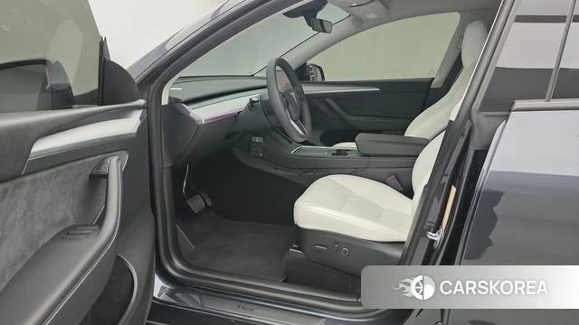 Tesla Model Y 2025 Серый из Кореи, фото 4