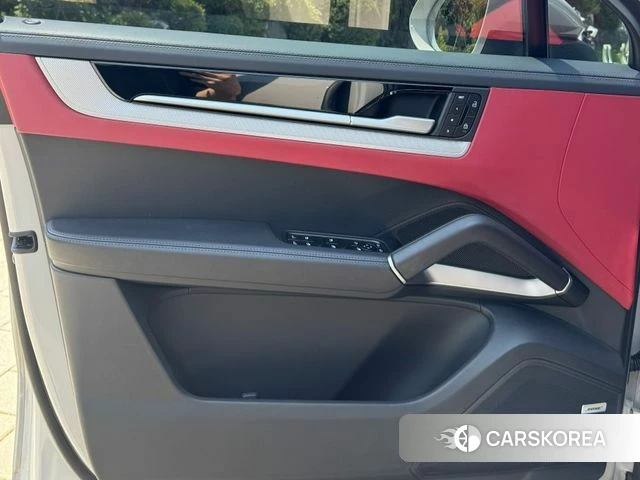 Porsche Cayenne (PO536) 2024 Цвет галактики из Кореи, фото 4