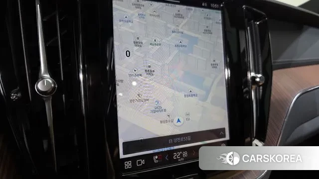 Volvo XC60 second Generation 2023 Белый из Кореи, фото 4