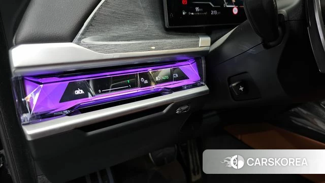 BMW 7 Series (G70) 2023 Черный из Кореи, фото 4