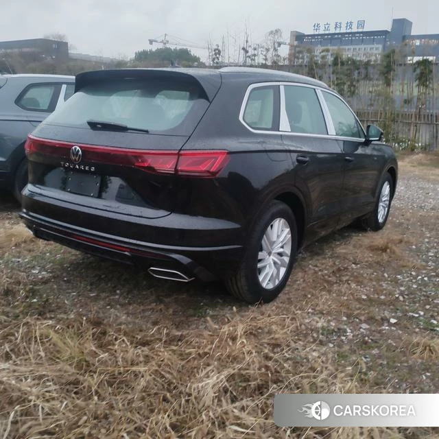 Volkswagen Touareg 2025 Черный из Китая, фото 4