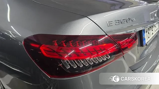 Mercedes-Benz E-Class W213 2022 Серый из Кореи, фото 4