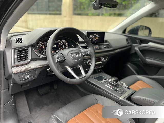 Audi Q5L 2021 Черный из Китая, фото 4