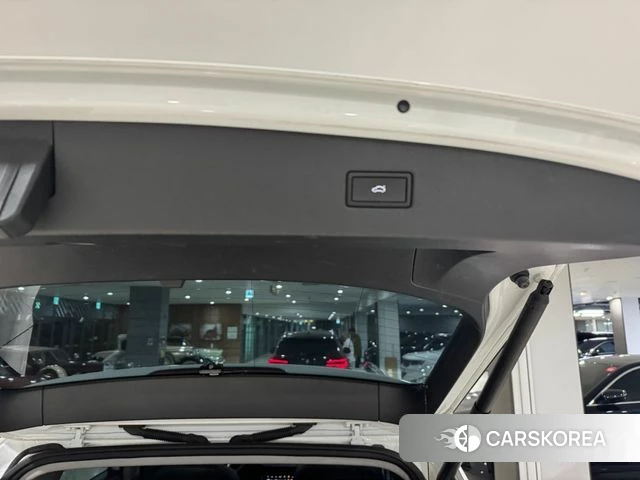 Volkswagen Tiguan second Generation 2023 Белый из Кореи, фото 4