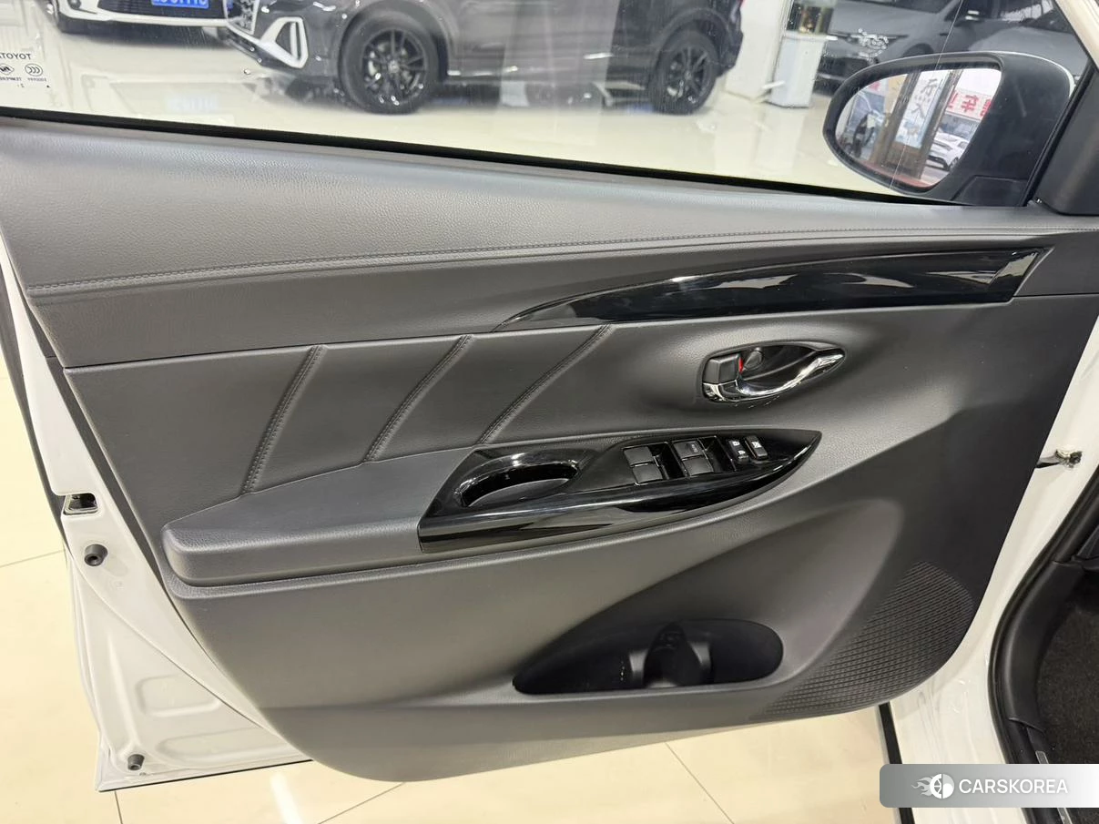 Toyota YARIS L Zhixuan 2021 Белый из Китая, фото 4