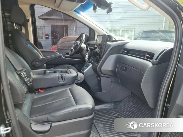 Hyundai Staria 2023 Черный из Кореи, фото 4