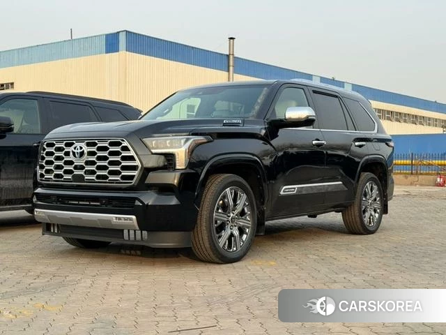 Toyota Sequoia 2025 Черный из Китая, фото 4