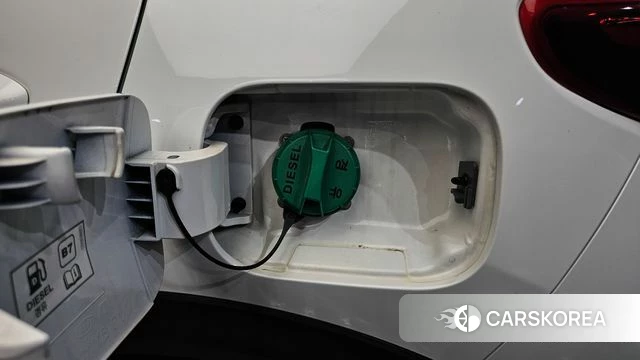 Kia Stonic 2018 Белый из Кореи, фото 4