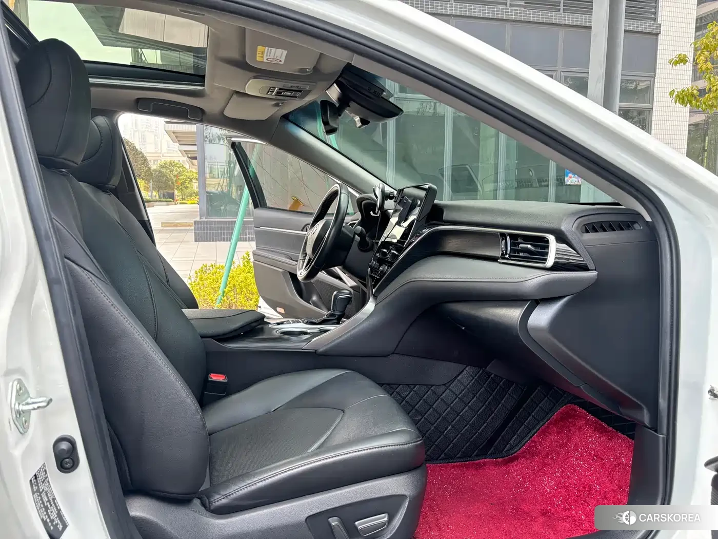 Toyota Camry 2023 Белый из Китая, фото 4