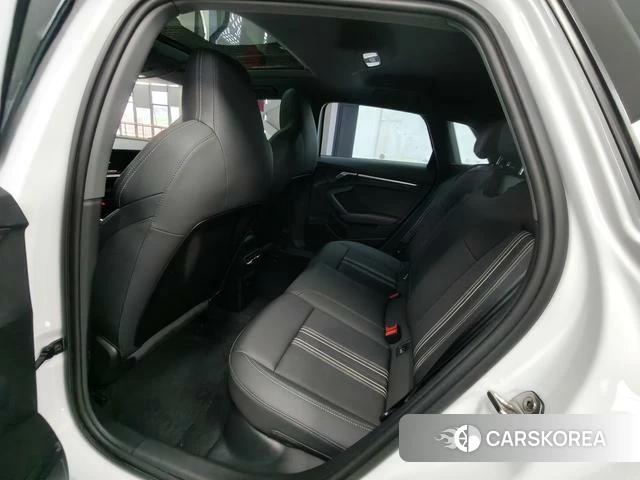 Audi A3 2023 Белый из Китая, фото 4